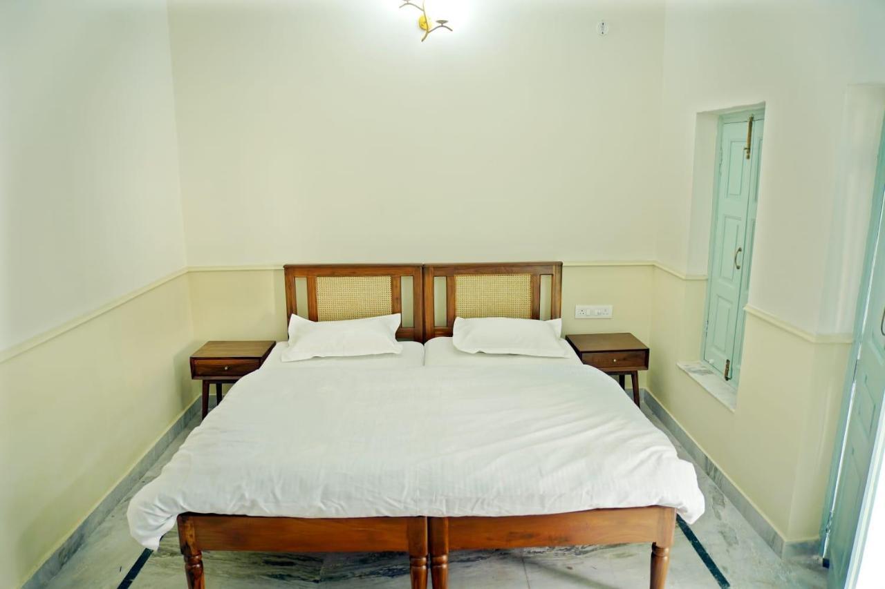 Shree Krishna Bhakti Ashram Hotell Vrindāvan Exteriör bild