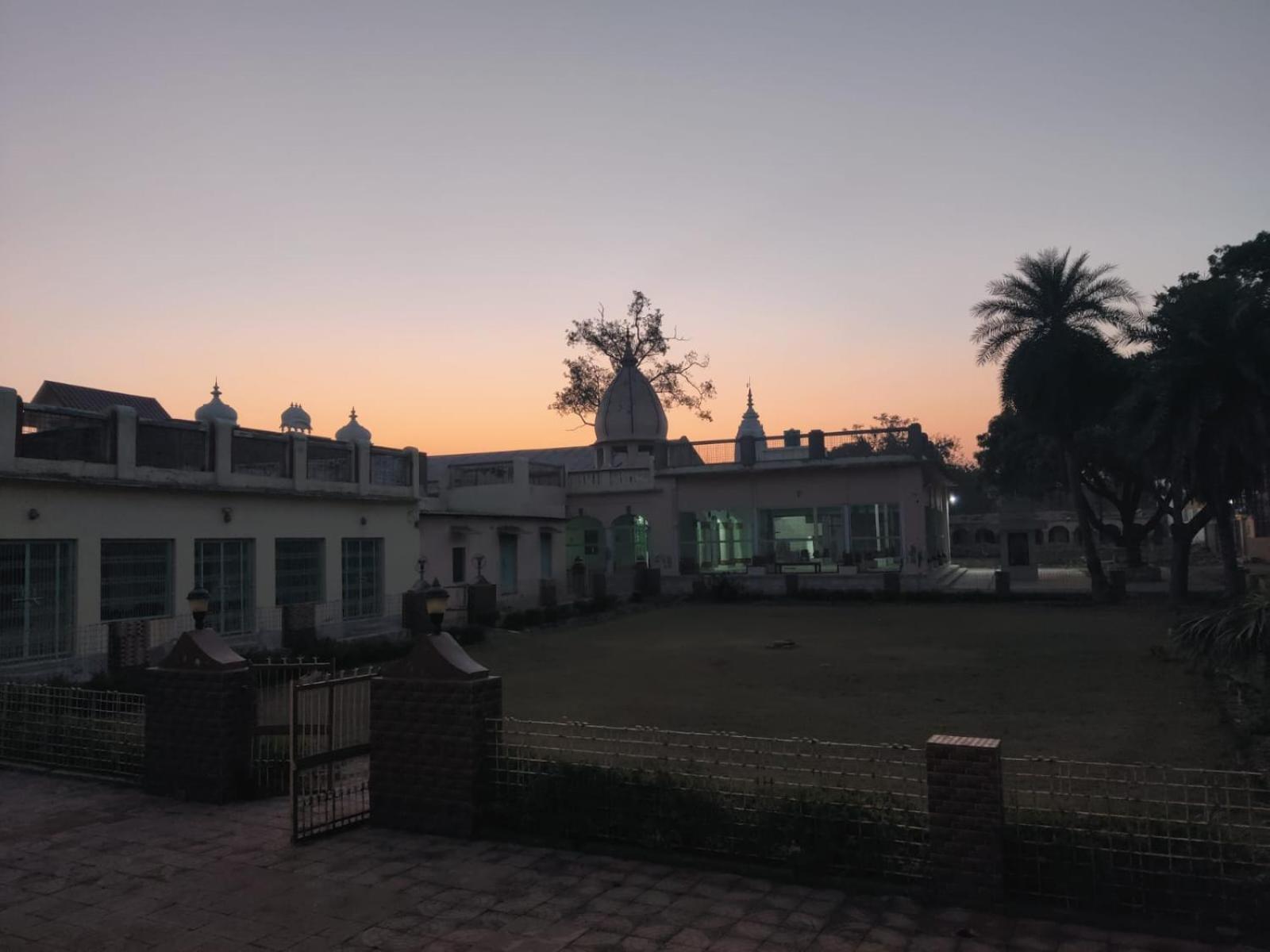 Shree Krishna Bhakti Ashram Hotell Vrindāvan Exteriör bild