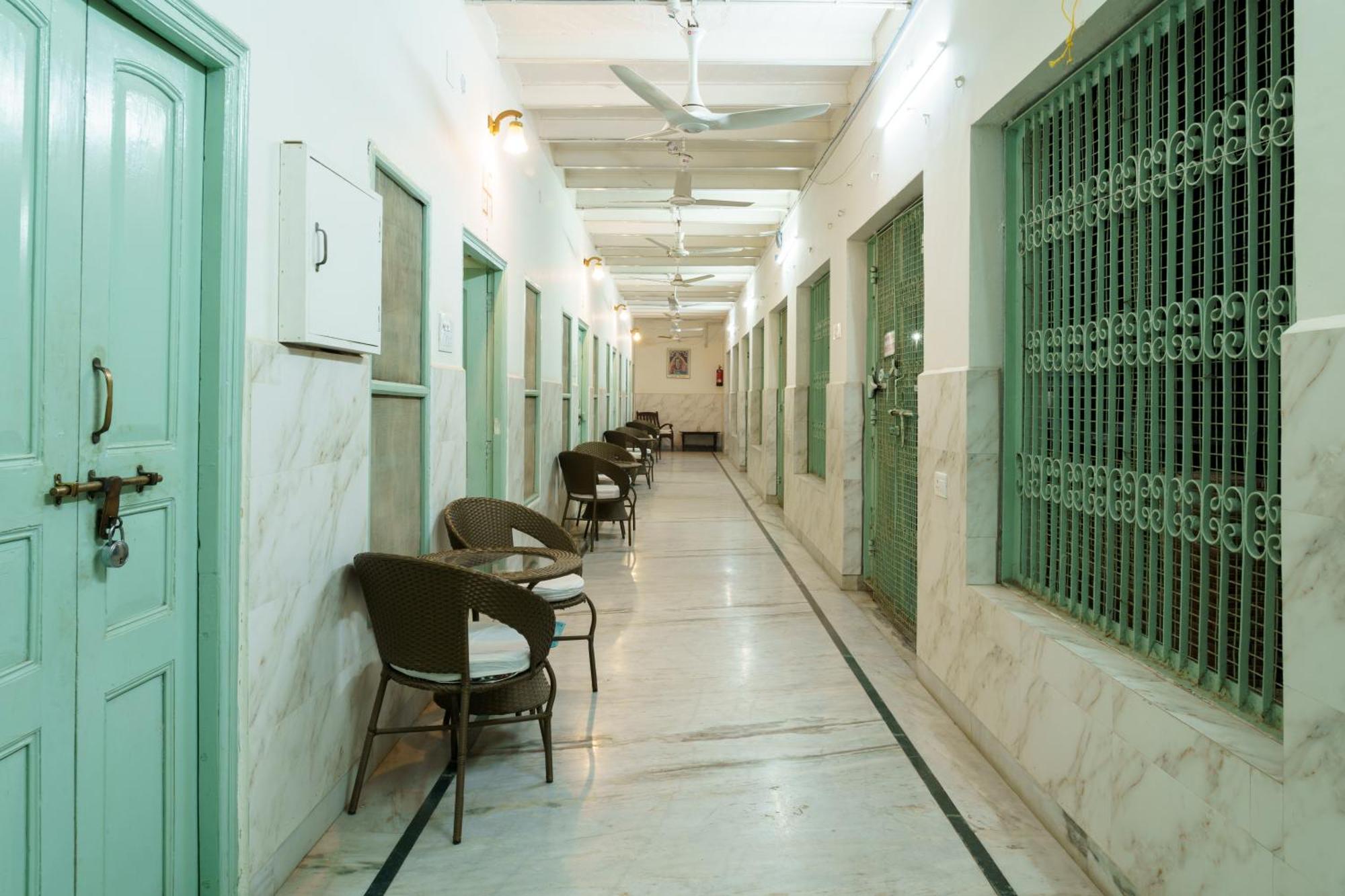 Shree Krishna Bhakti Ashram Hotell Vrindāvan Exteriör bild