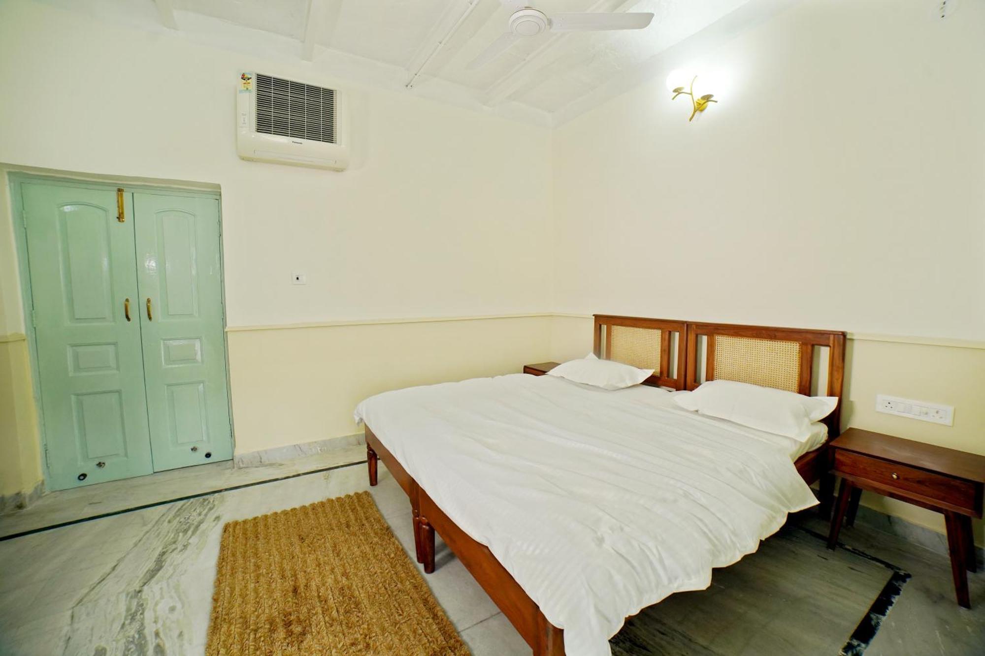 Shree Krishna Bhakti Ashram Hotell Vrindāvan Exteriör bild