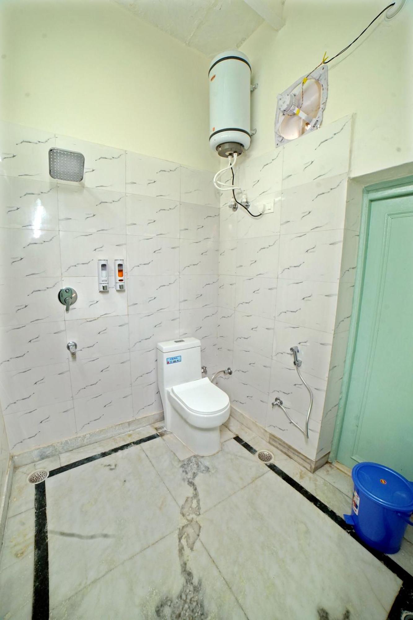 Shree Krishna Bhakti Ashram Hotell Vrindāvan Exteriör bild