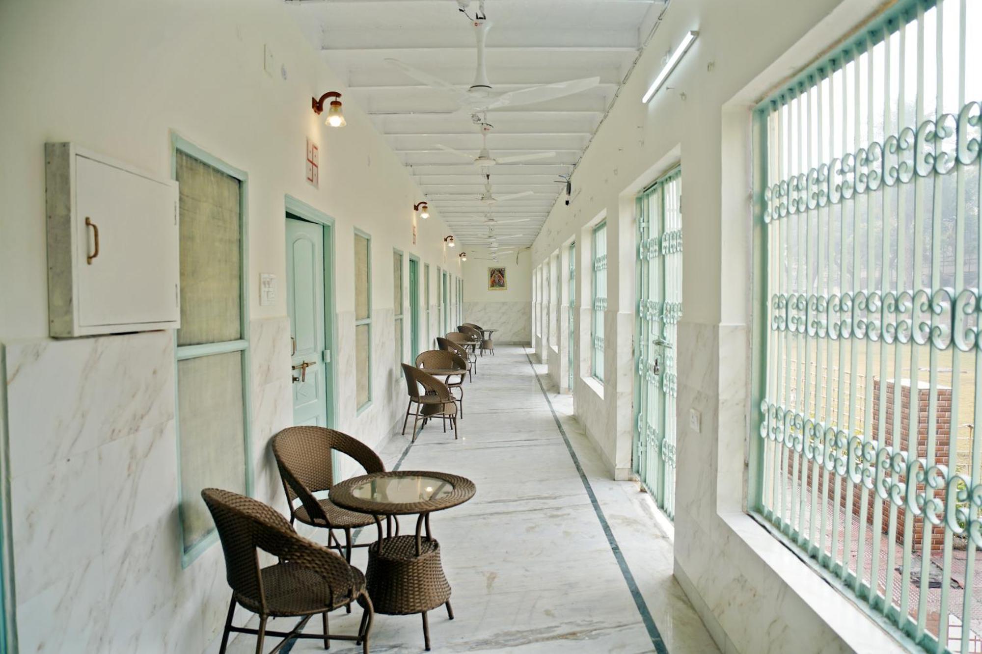 Shree Krishna Bhakti Ashram Hotell Vrindāvan Exteriör bild