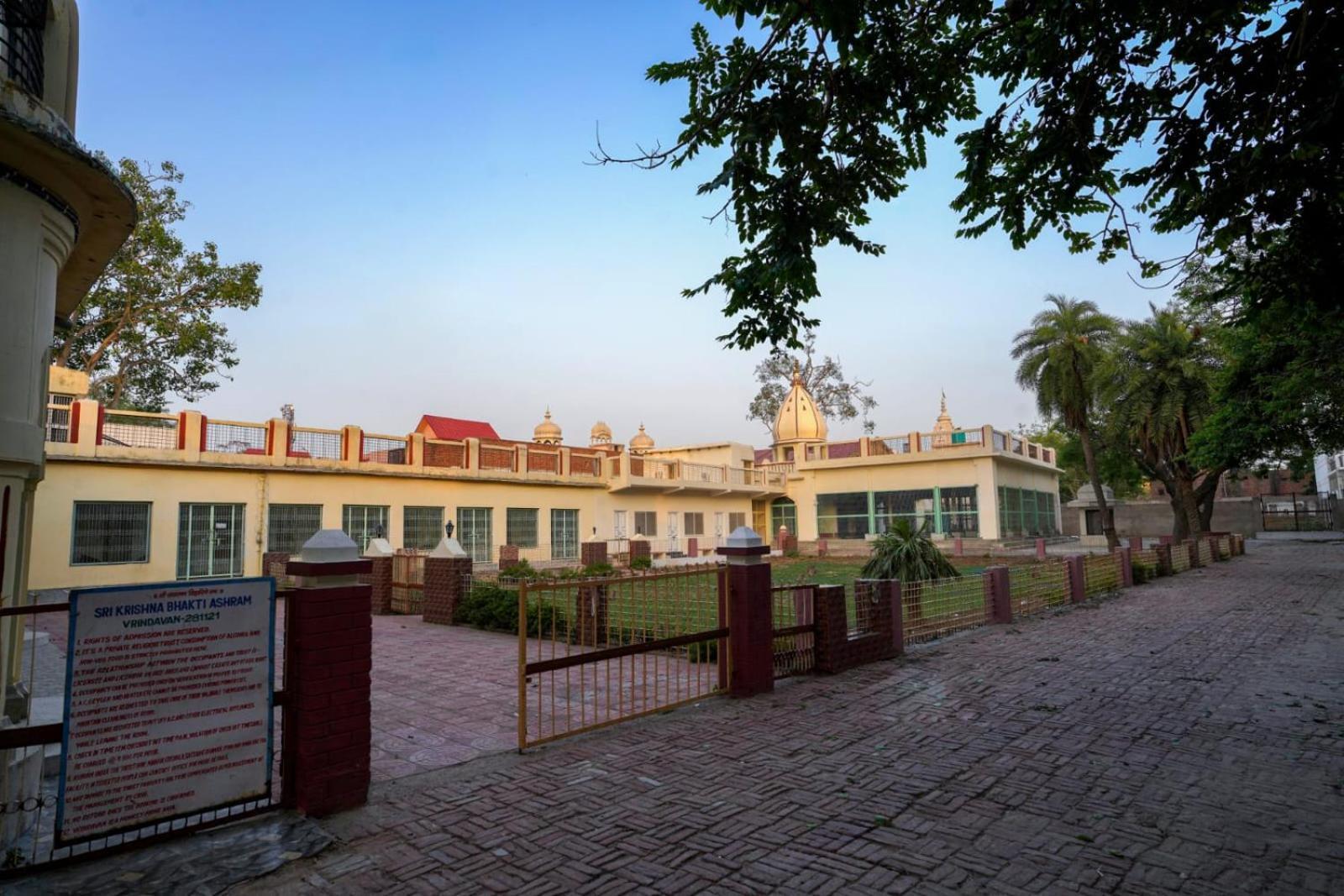 Shree Krishna Bhakti Ashram Hotell Vrindāvan Exteriör bild