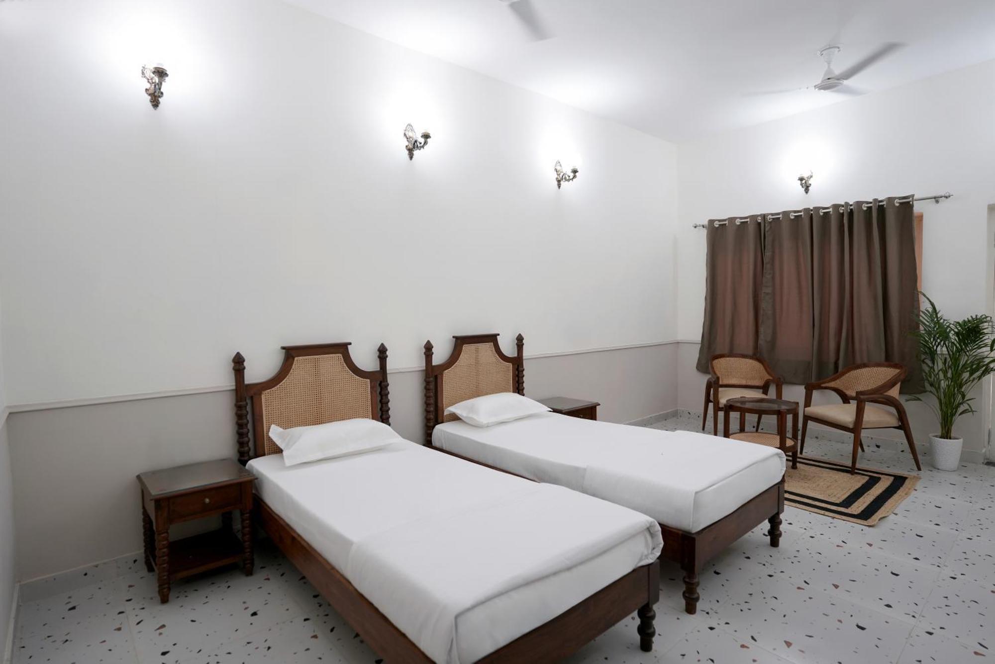 Shree Krishna Bhakti Ashram Hotell Vrindāvan Exteriör bild